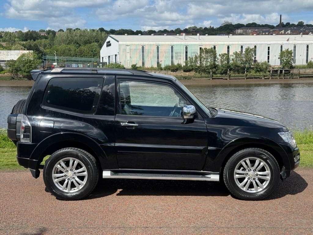 Mitsubishi Shogun 3.2L Warrior Black #5