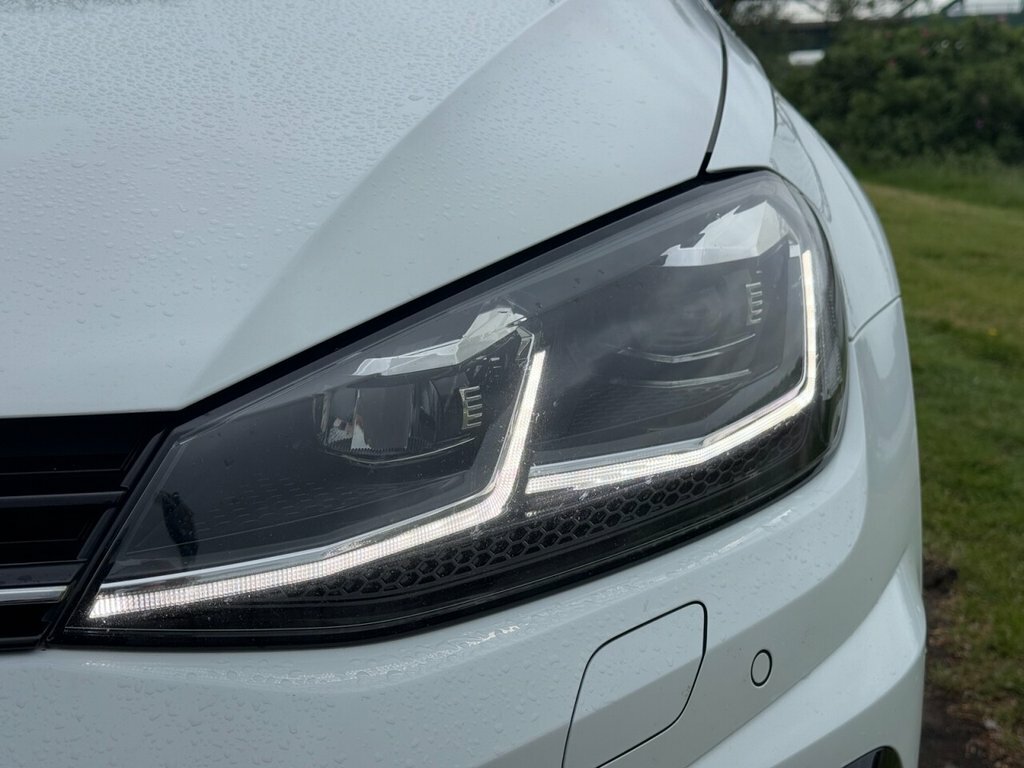 Volkswagen Golf 2L R WU68BZX White #3