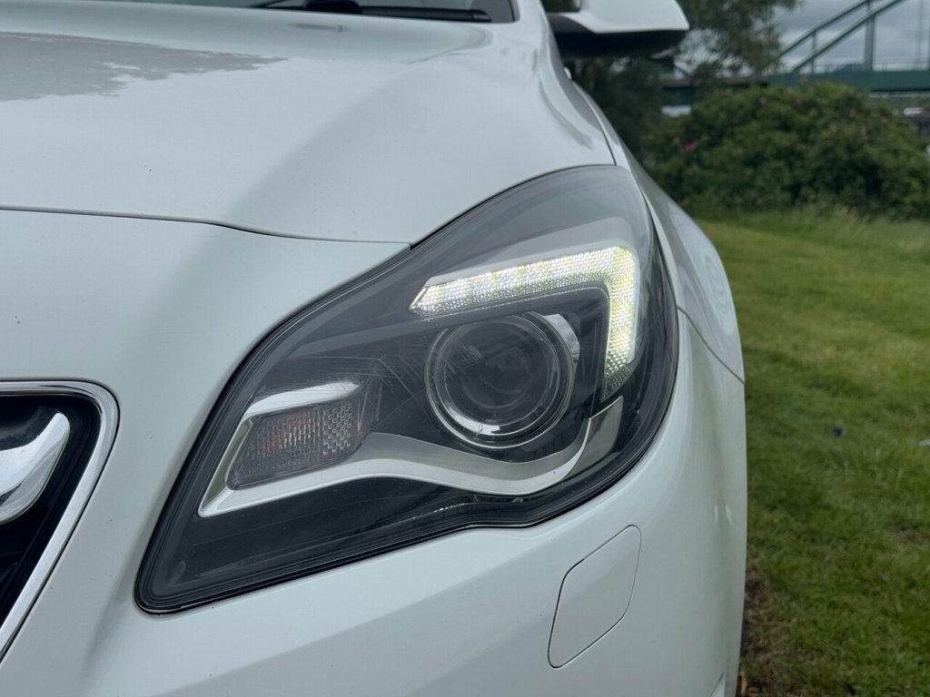 Vauxhall Insignia 2L Sri White #3