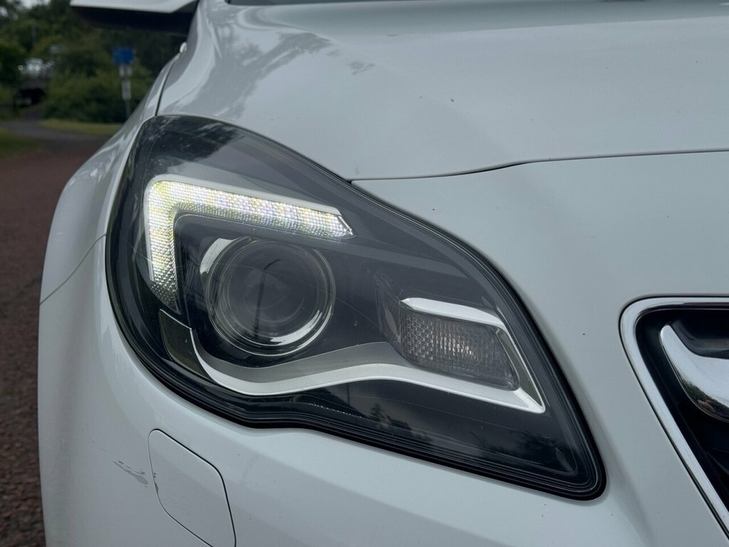 Vauxhall Insignia 2L Sri White #5