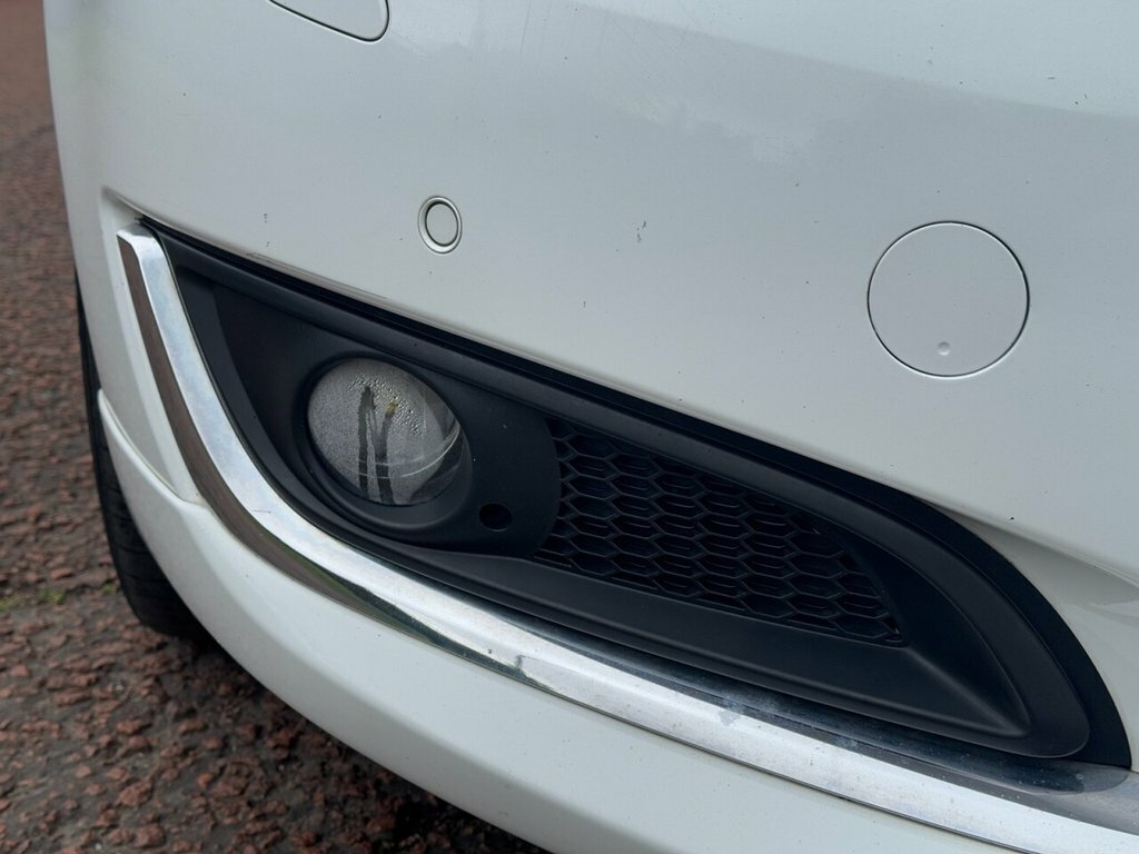 Vauxhall Insignia 2L Sri White #6