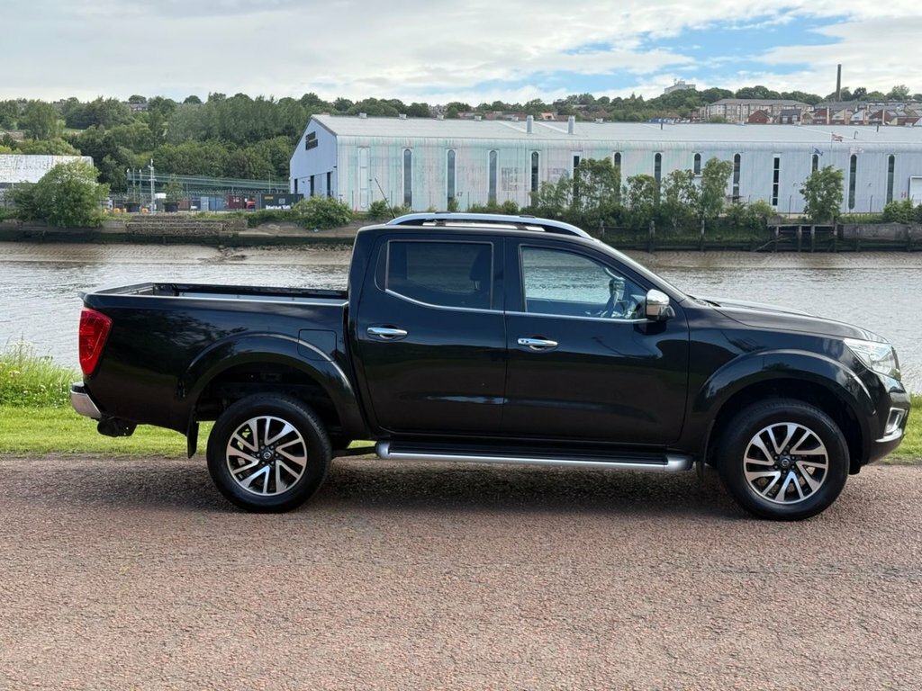 Nissan Navara 2.3L Tekna Black #3