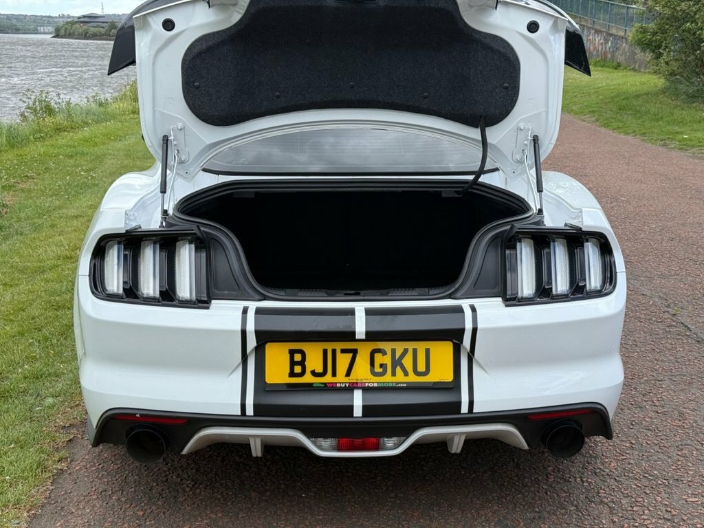 Ford Mustang 5L Gt White #6