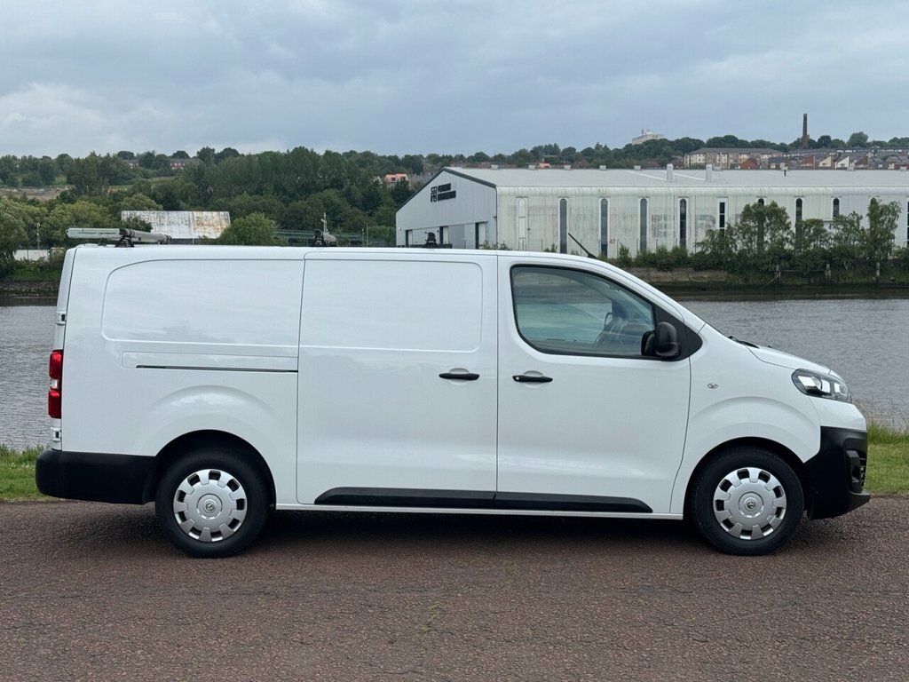 Vauxhall Vivaro 1.5L Dynamic 6Dr White #6