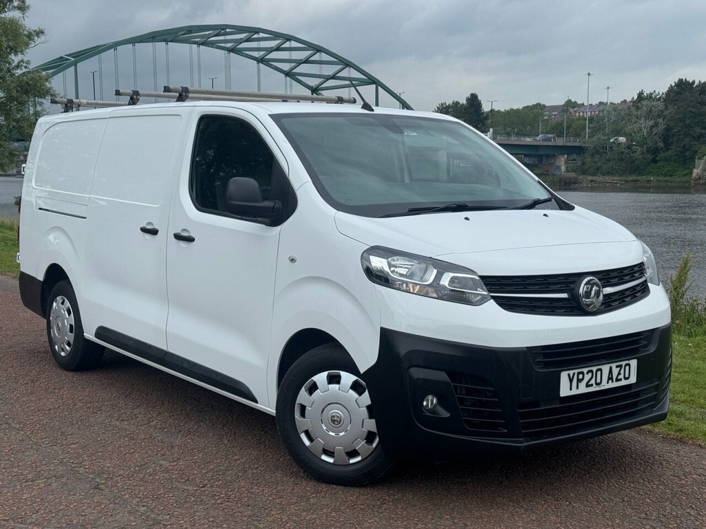 Vauxhall Vivaro 1.5L Dynamic 6Dr White