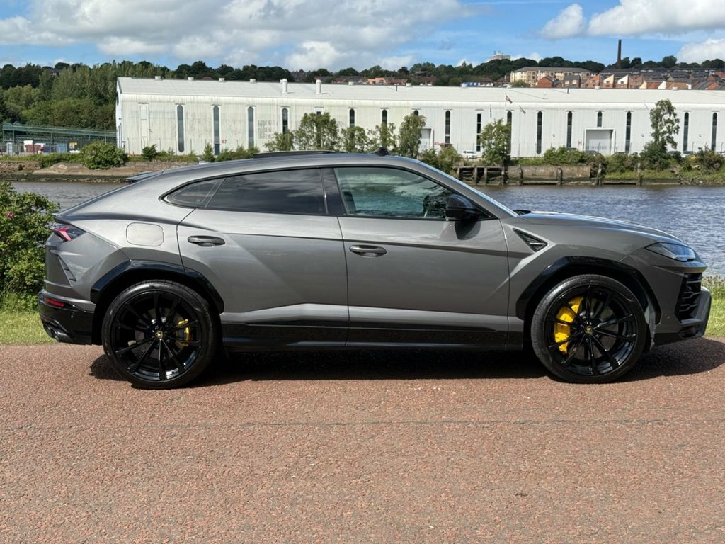 Lamborghini Urus Estate Grey #3