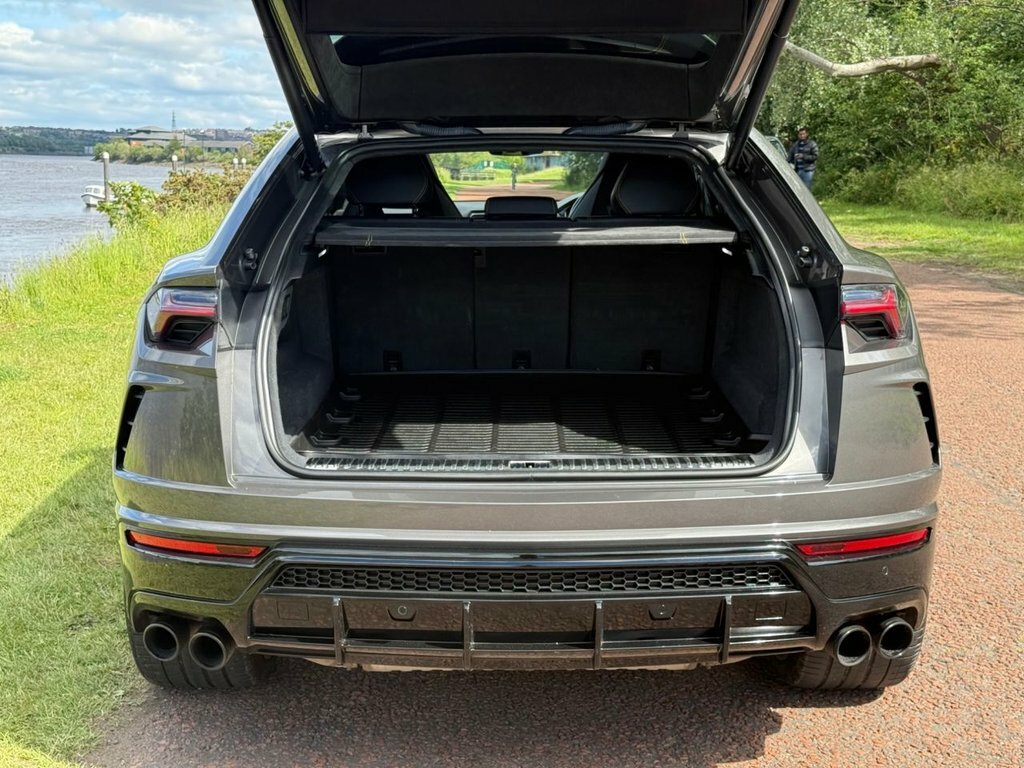 Lamborghini Urus Estate Grey #6