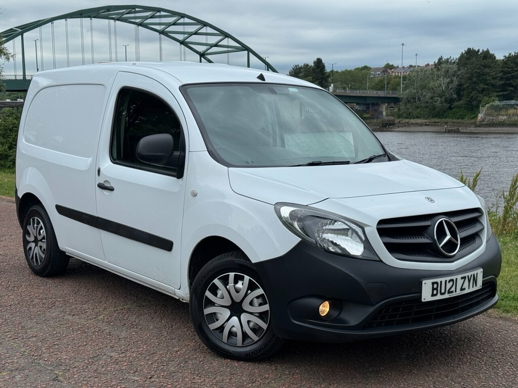 Mercedes-Benz CITAN 1.5L Pure White