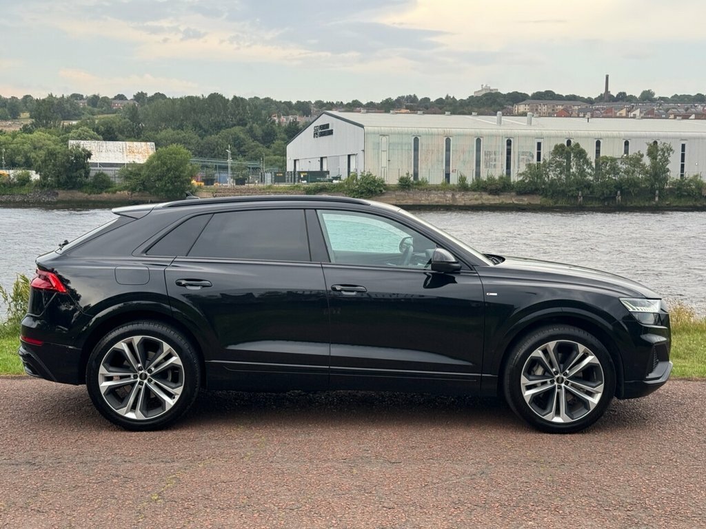 Audi Q8 3L S Line Black #6