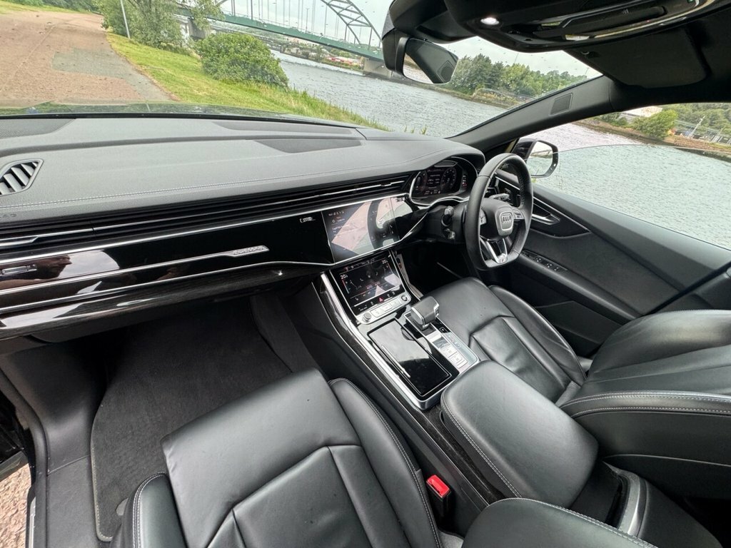 Audi Q8 55 Tfsi Quattro Black Edition Tiptronic Cs Black #39