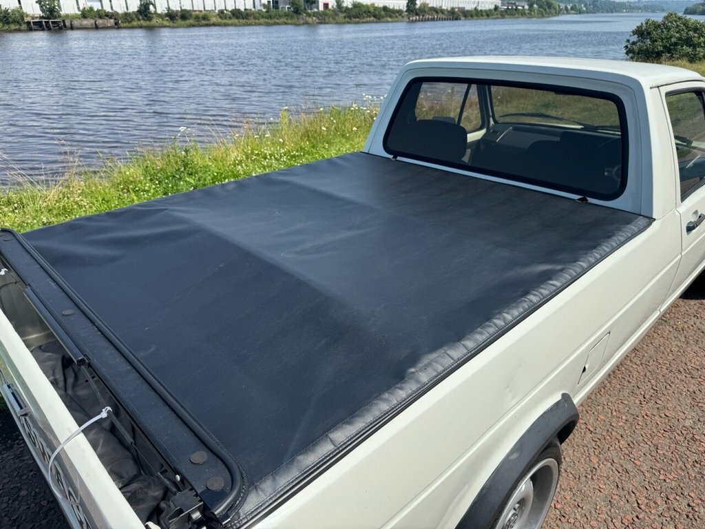 Volkswagen Caddy Mk1 Caddy 1.8 20V White #12