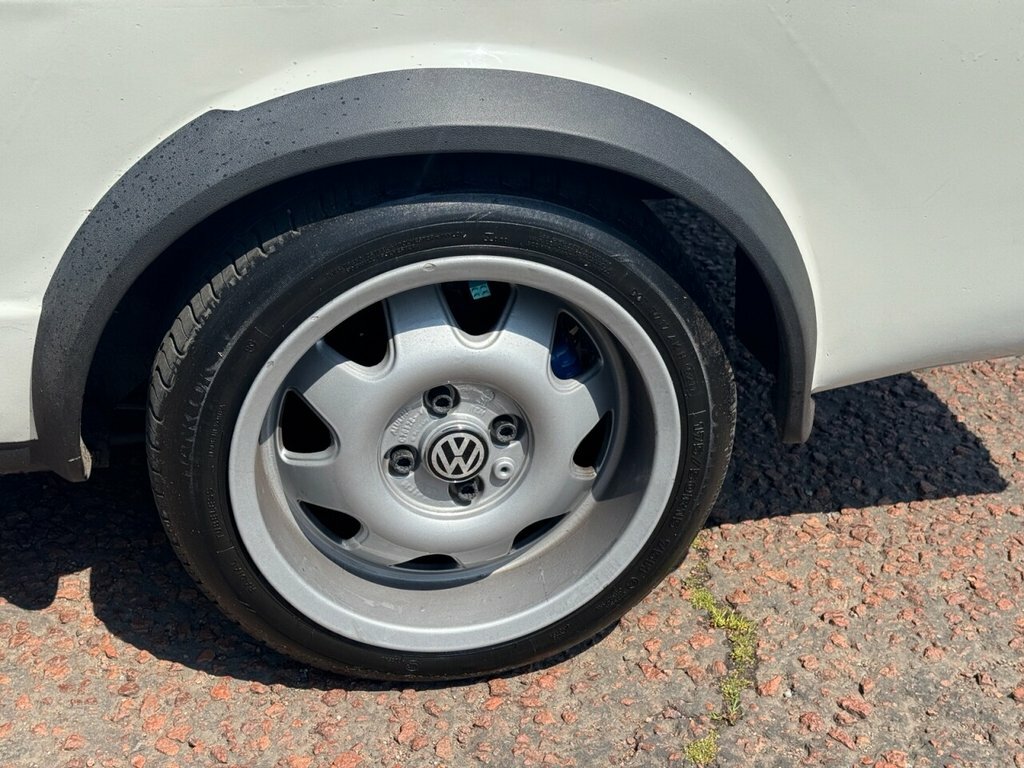 Volkswagen Caddy Mk1 Caddy 1.8 20V White #17