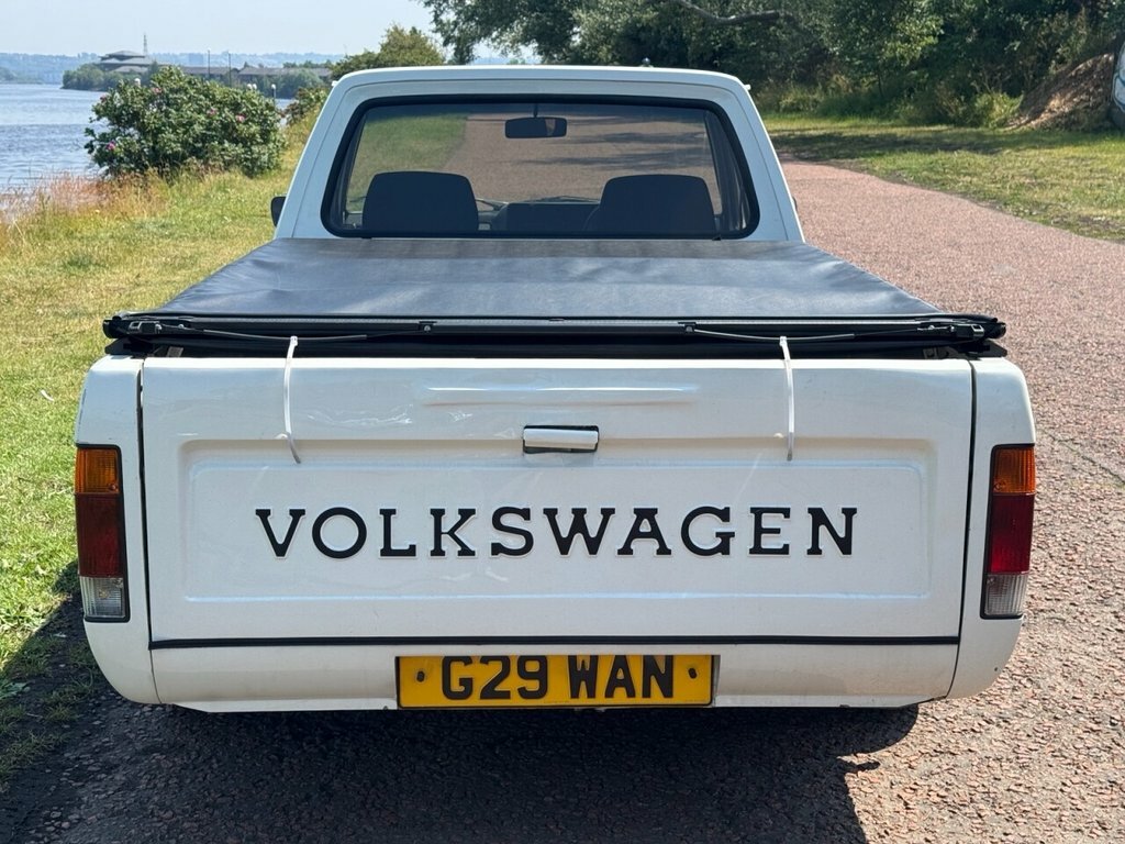 Volkswagen Caddy Mk1 Caddy 1.8 20V White #10