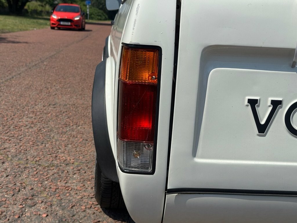 Volkswagen Caddy Mk1 Caddy 1.8 20V White #21