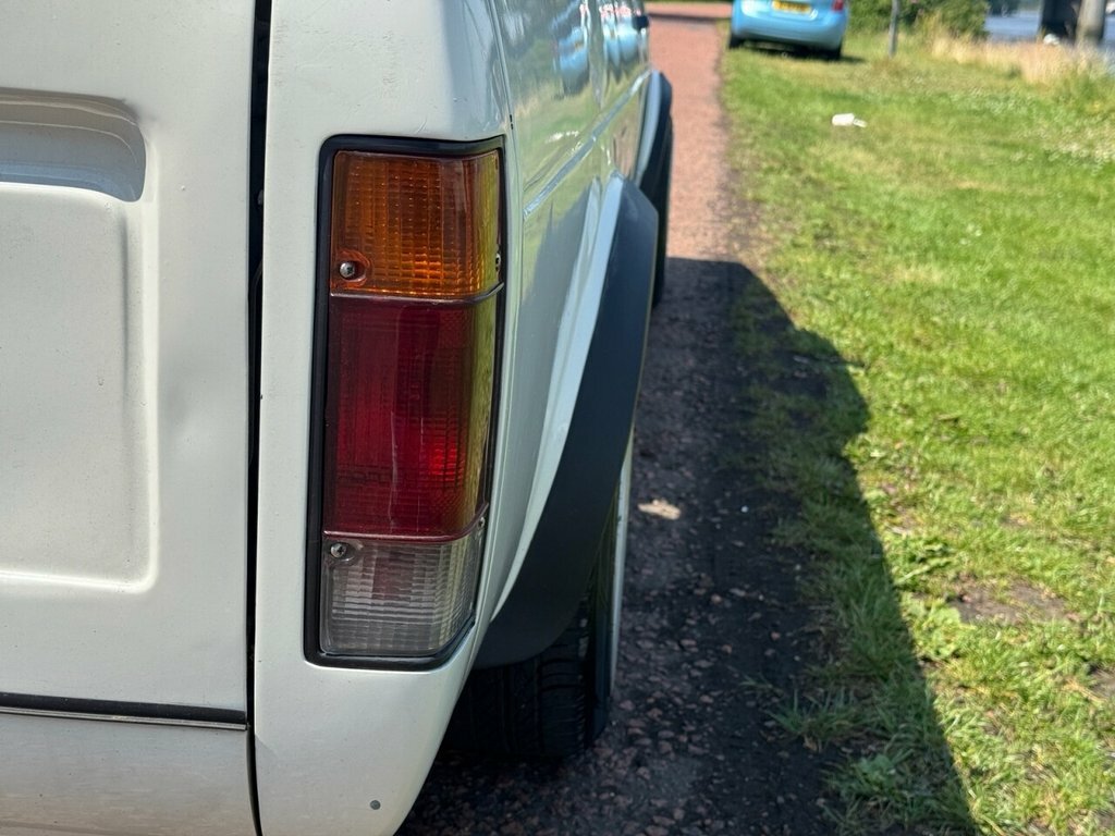 Volkswagen Caddy Mk1 Caddy 1.8 20V White #20