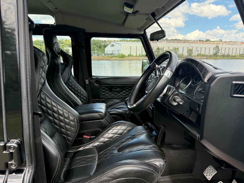 Land Rover Defender 2.2 Td Hard Top Xs 122 Bhp Silver #11
