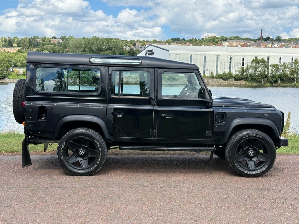 Land Rover Defender 2.2L County Black #3