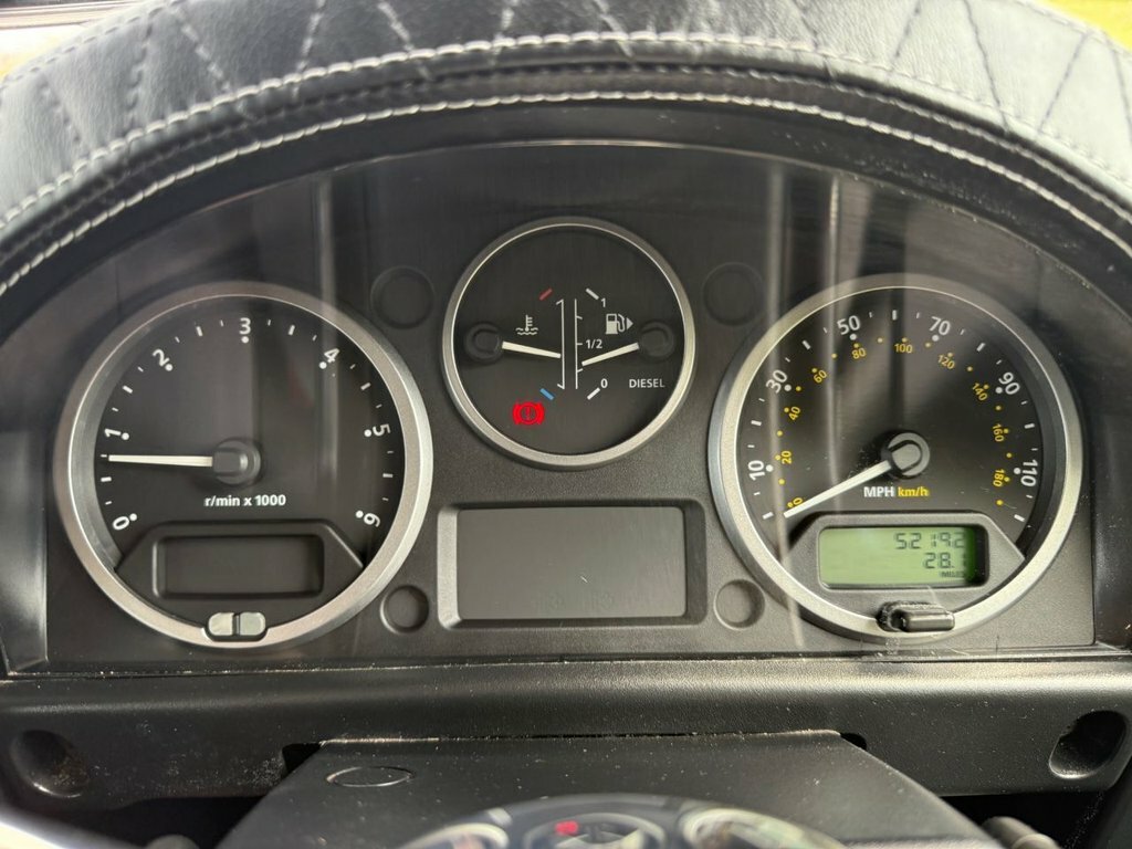 Land Rover Defender 2.2 Td Hard Top Xs 122 Bhp Silver #17