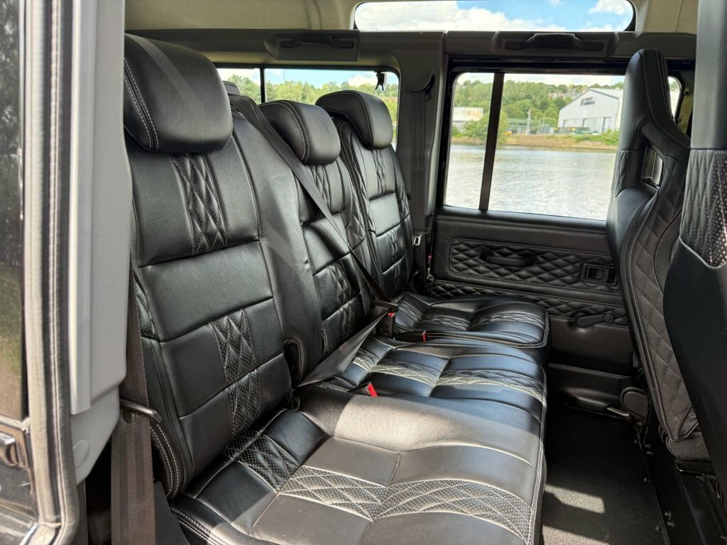 Land Rover Defender 2.2 Td Hard Top Xs 122 Bhp Silver #12