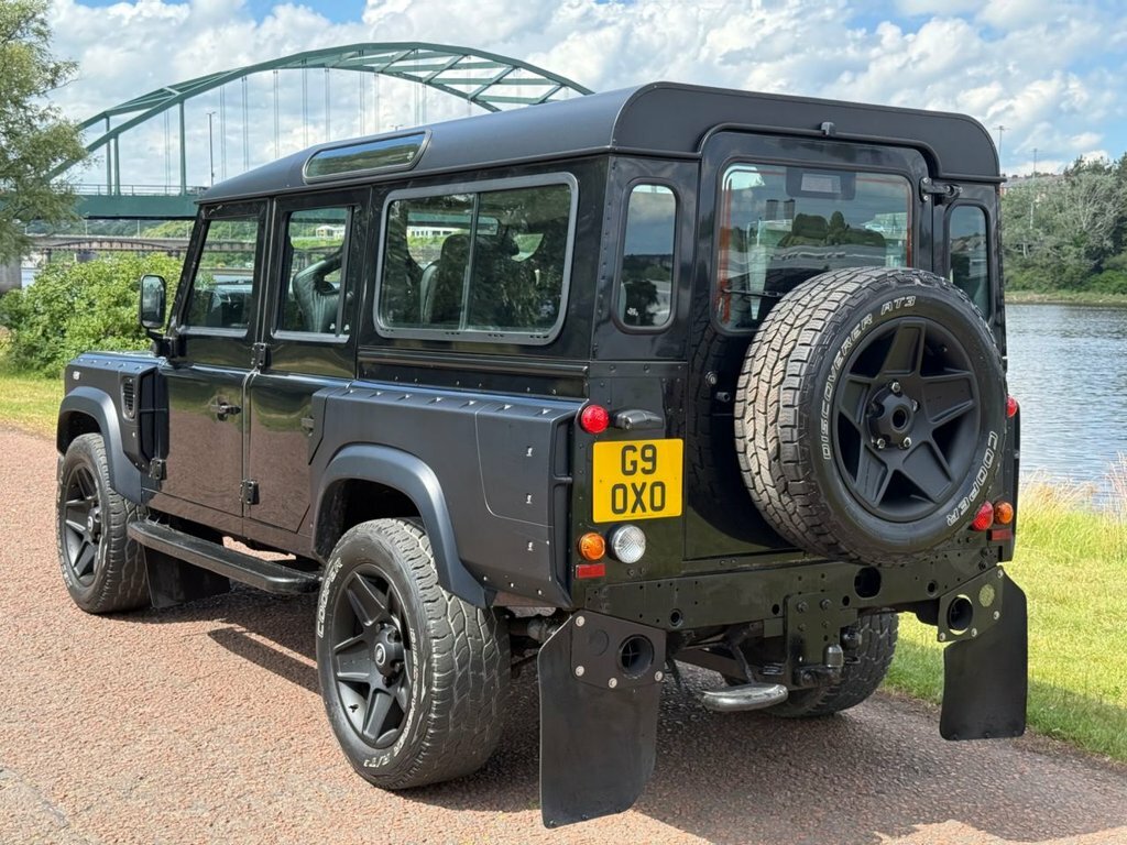 Land Rover Defender 2.2 Td Hard Top Xs 122 Bhp Silver #28
