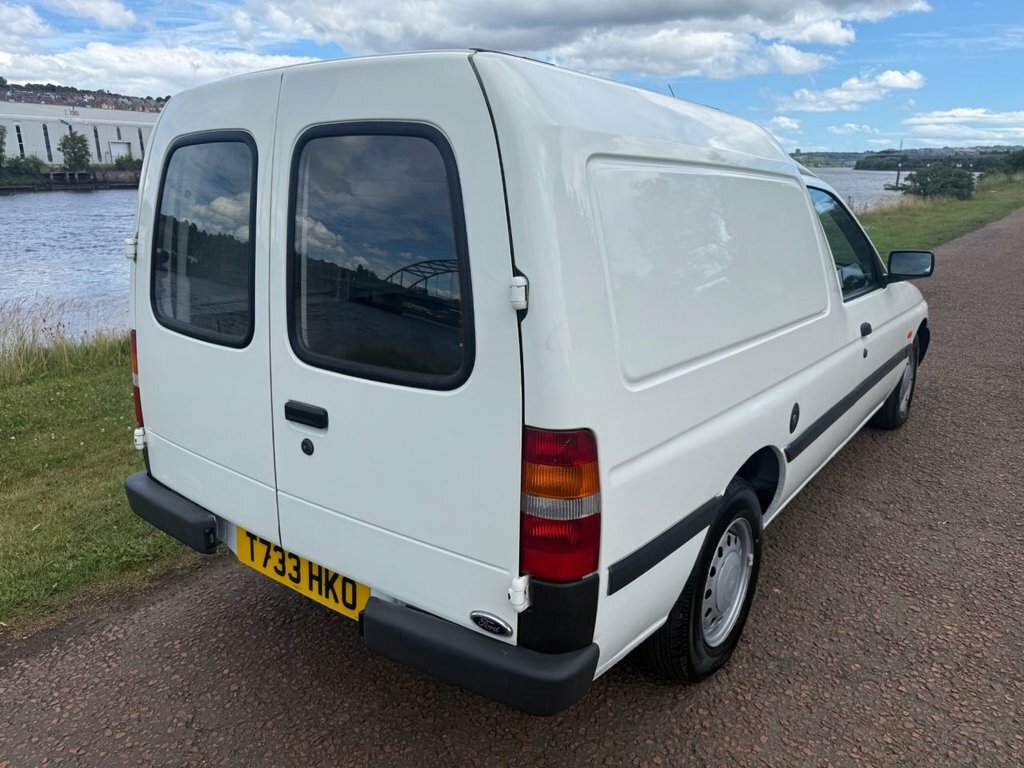 Ford Escort 1.8L 55 White #3