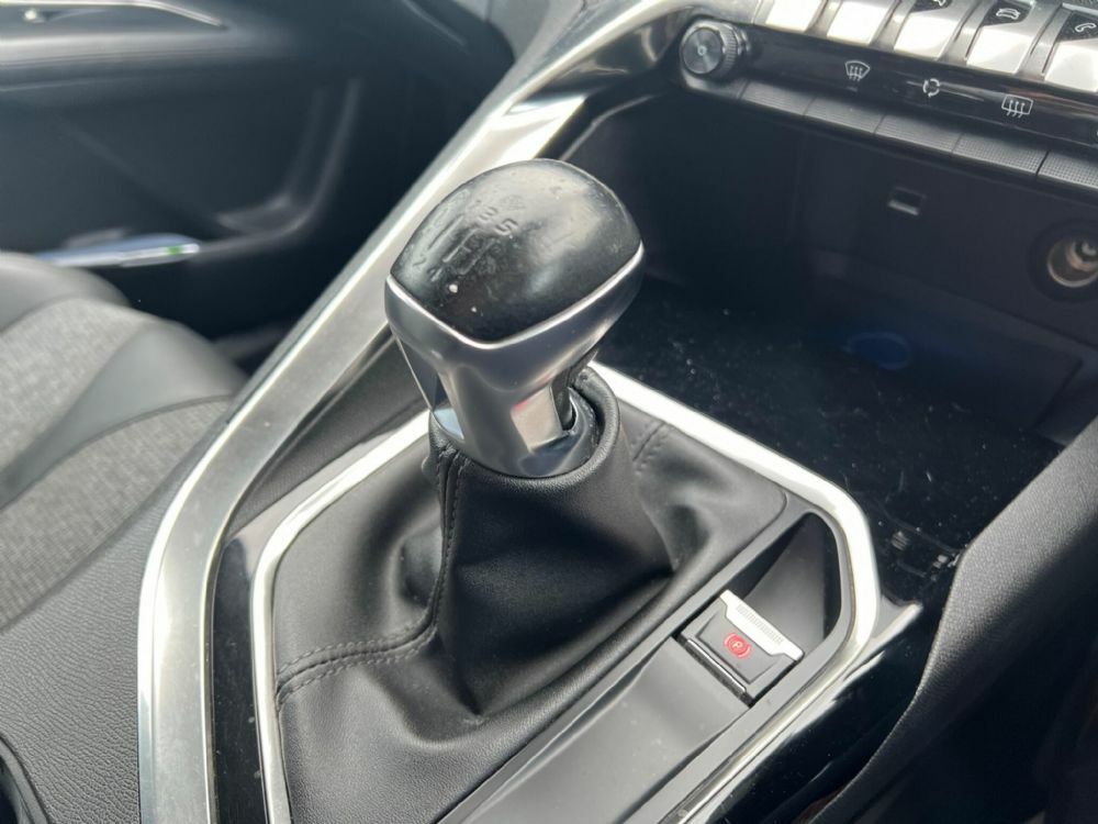 Peugeot 3008 1.2 Puretech Allure Eat8 Red #21