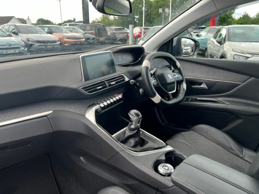 Peugeot 3008 1.2 Puretech Allure Eat8 Red #9