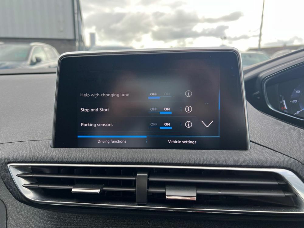 Peugeot 3008 1.2 Puretech Allure Eat8 Red #17
