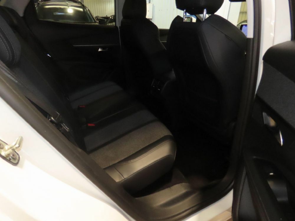 Peugeot 3008 1.2 Puretech Allure Euro 6 S S White #6