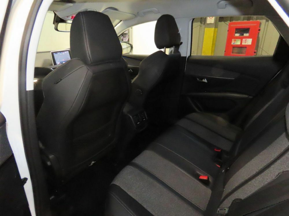 Peugeot 3008 1.2 Puretech Allure Euro 6 S S White #5