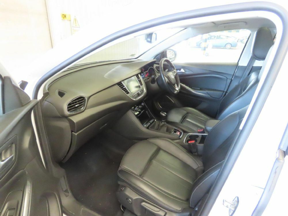 Vauxhall Grandland X Hatchback Black #12