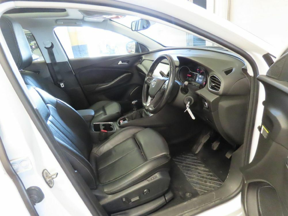 Vauxhall Grandland X Hatchback Black #7