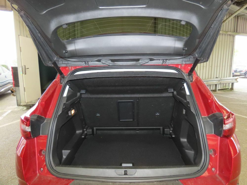 Vauxhall Grandland X Se Red #11