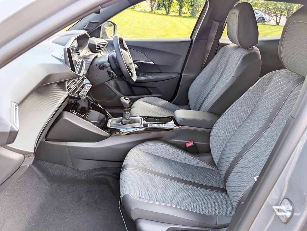 Peugeot 2008 1.2 Puretech Allure White #13
