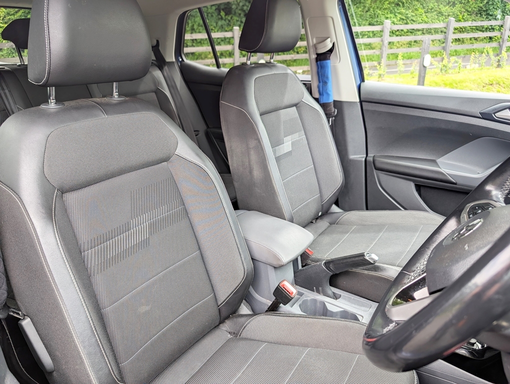 Volkswagen T-Cross 1.6Tdi 95Hp Se Blue #3