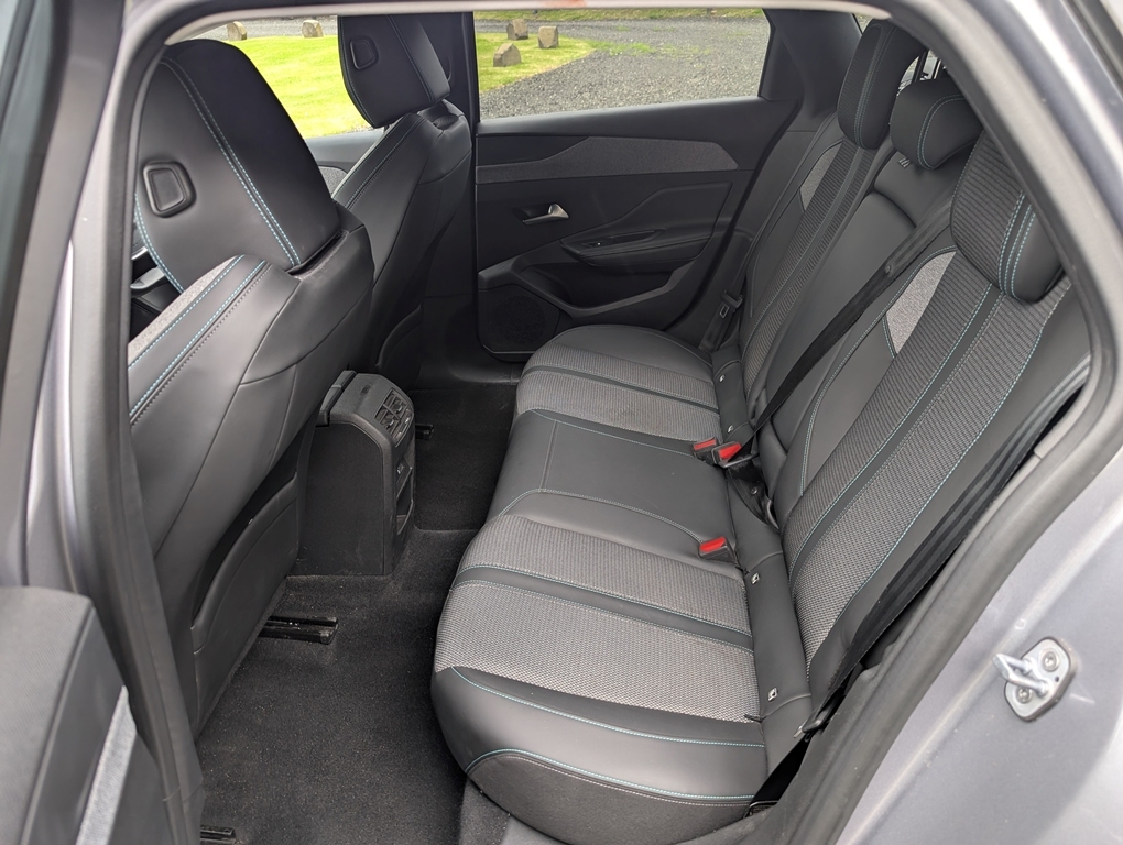 Peugeot 308 SW 1.2L Active Premium Black #12