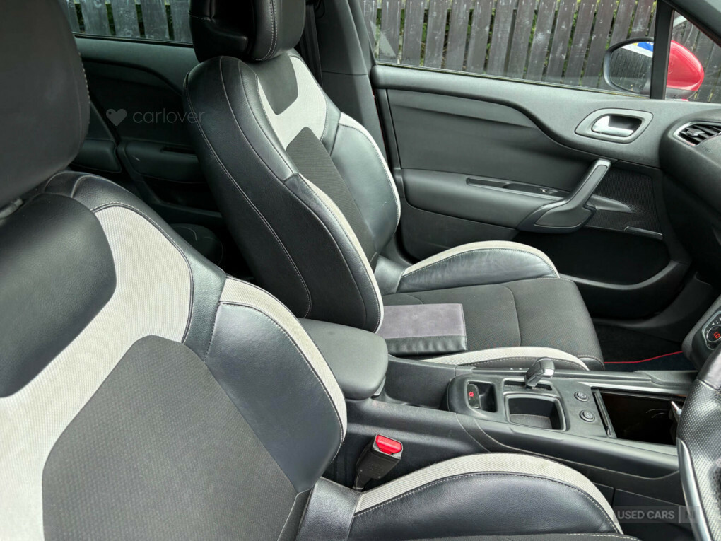 Citroen DS4 1.6 Hdi Dstyle 115 Bhp White #8