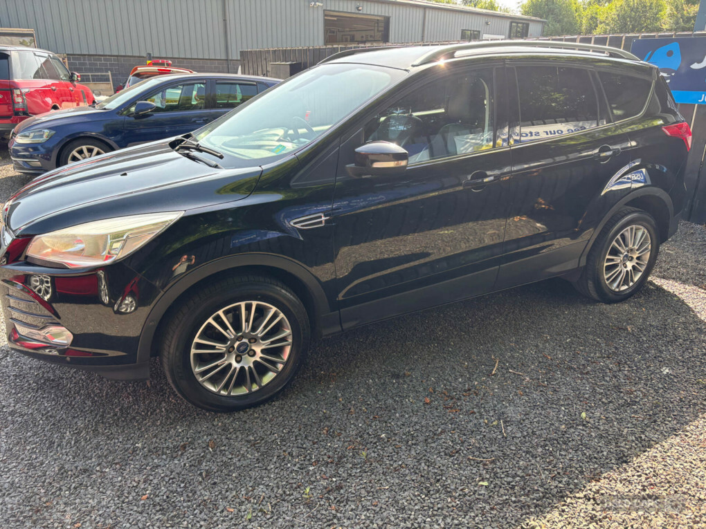 Ford Kuga 2.0 Tdci Titanium 2Wd Black #4