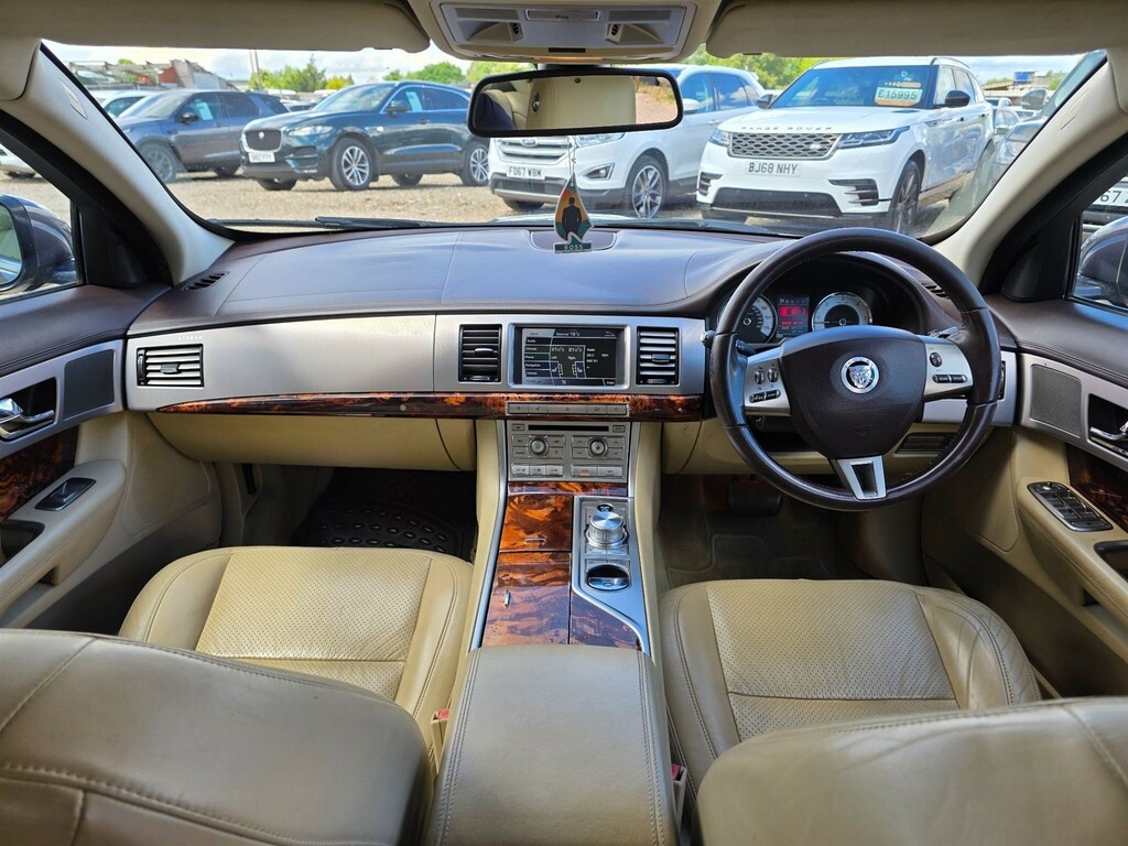 Jaguar XF 3.0 V6 Luxury Grey #21