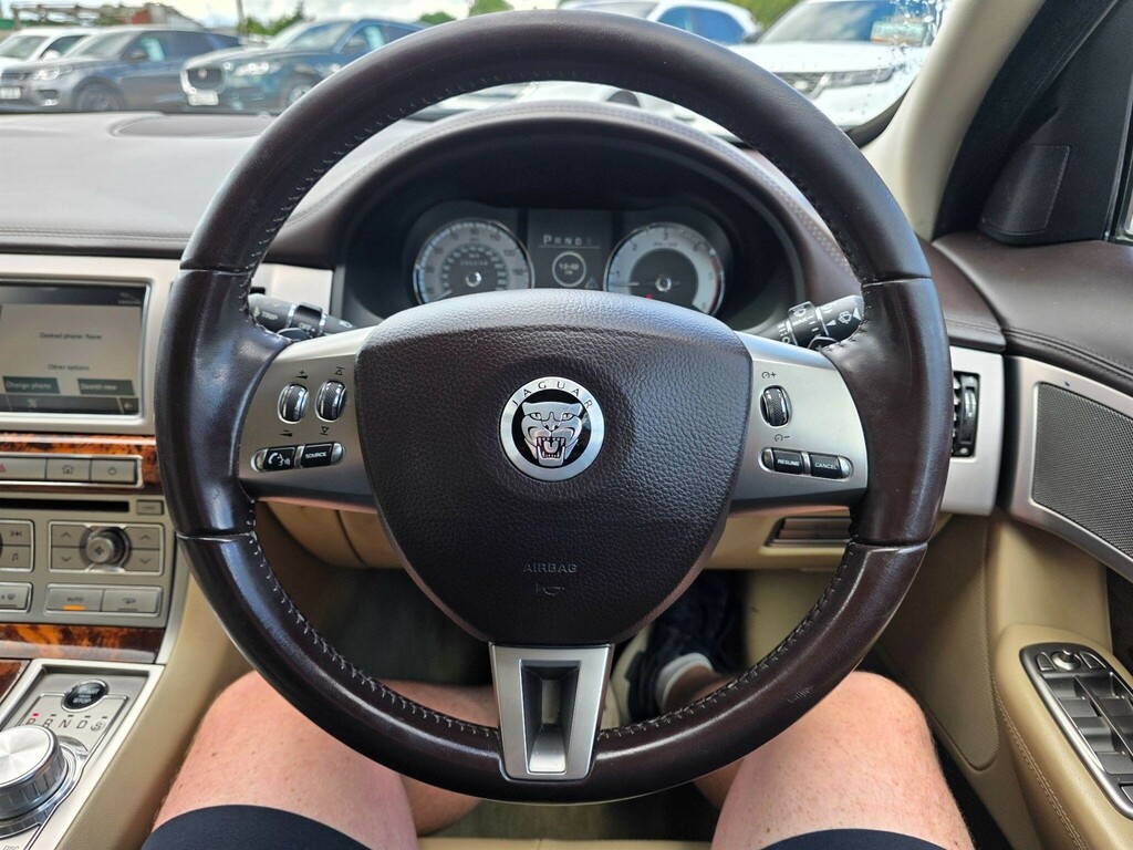 Jaguar XF 3.0 V6 Luxury Grey #35