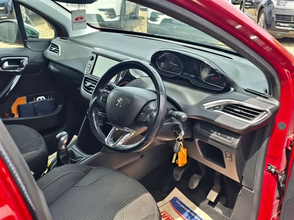 Peugeot 208 1.2 Puretech 82 Tech Edition Start Stop White #13