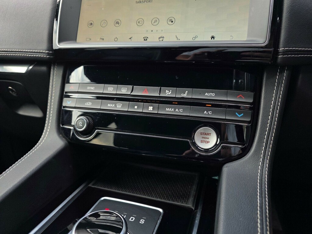 Jaguar F-Pace 2.0 D180 Portfolio Suv Awd Euro 6 Silver #33