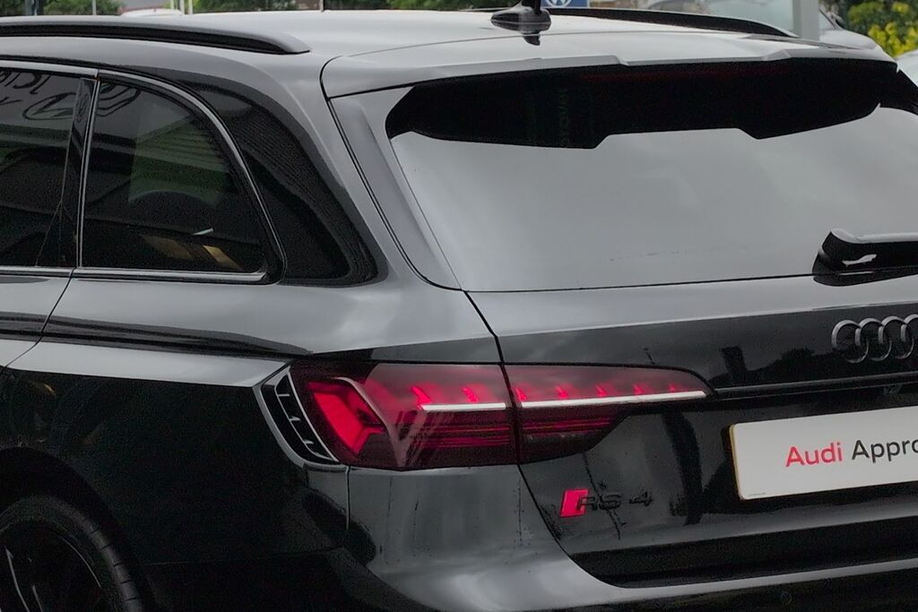 Audi RS4 Avant Rs 4 Avant Carbon Black 450 Ps Tiptronic Black #50