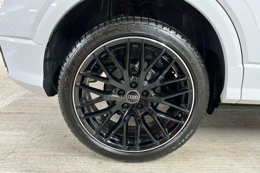 Audi Q2 35 Tfsi Black Edition Black #5