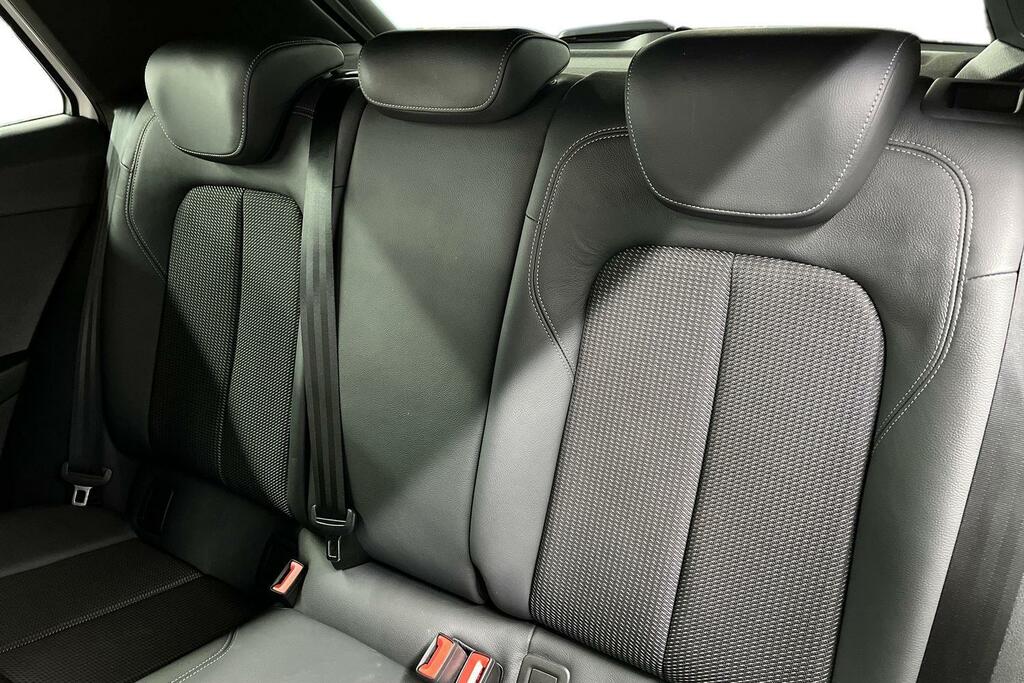 Audi Q2 35 Tfsi Black Edition Black #9