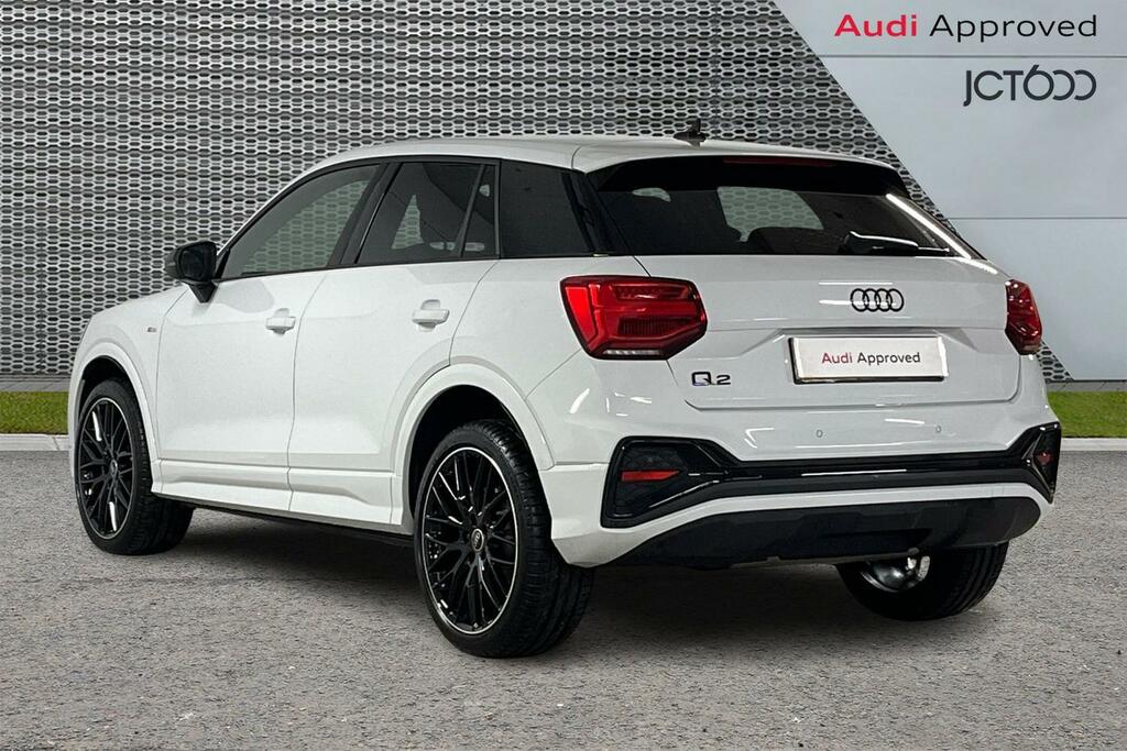 Audi Q2 35 Tfsi Black Edition Black #3