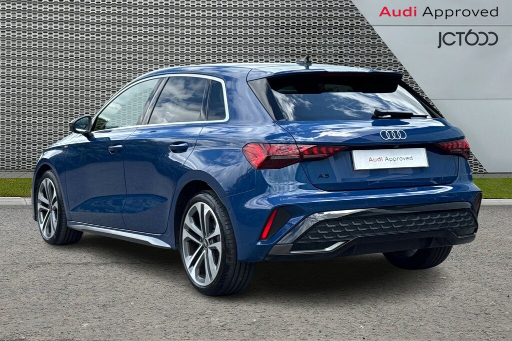 Audi A3 1.5 Tfsi 150 Black Ed S Tronic Tech Pack Green #3