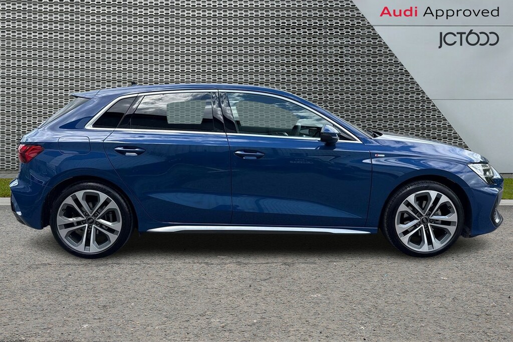 Audi A3 1.5 Tfsi 150 Black Ed S Tronic Tech Pack Green #4