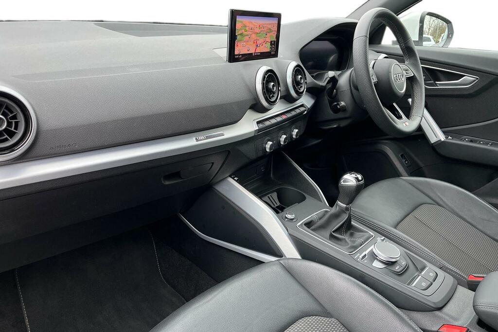 Audi Q2 35 Tfsi S Line S Tronic Grey #2