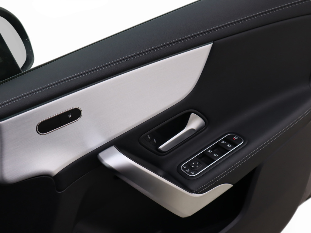 Mercedes-Benz CLA Class 200 Amg Line Premium Plus Tip White #36